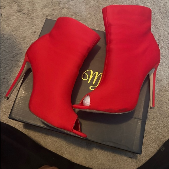 Red Peek Toe Women’s Heel Bootie! Size 7.5 great condition! - Picture 5 of 12